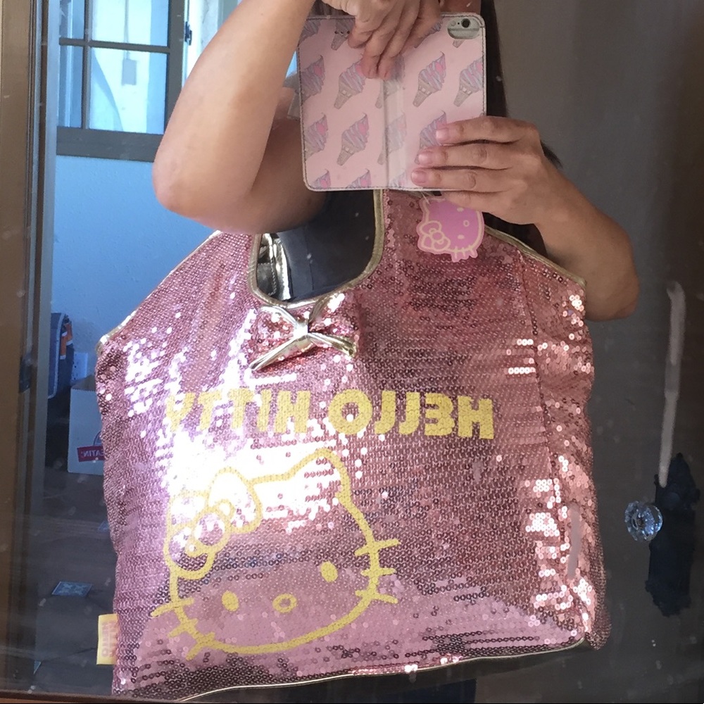 🎶SOLD🎶NWT Hello Kitty ❤️ LARGE ❤️sequin tote